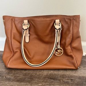 Michael kors purse